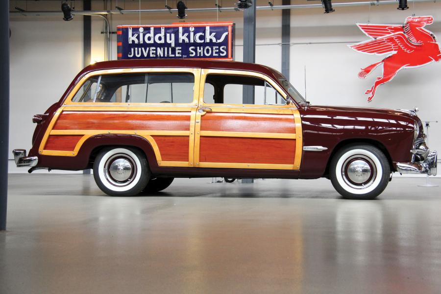  Ford Woodie Shoebox Station Wagon 1949 года  (фото 13 из 16)